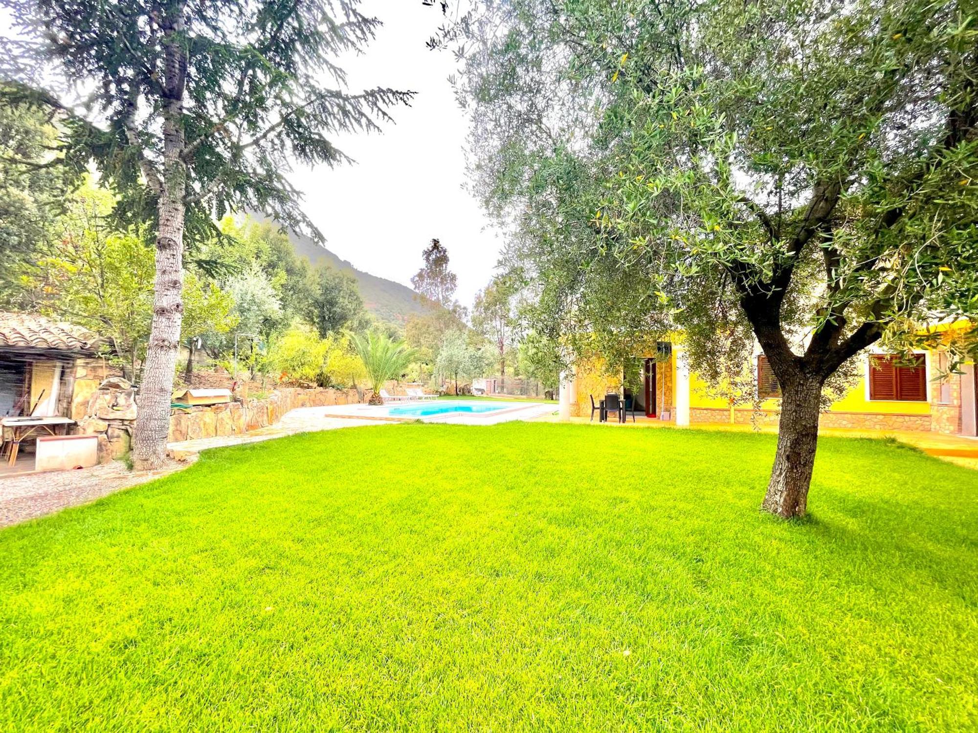 Villa With Pool Кардеду Экстерьер фото